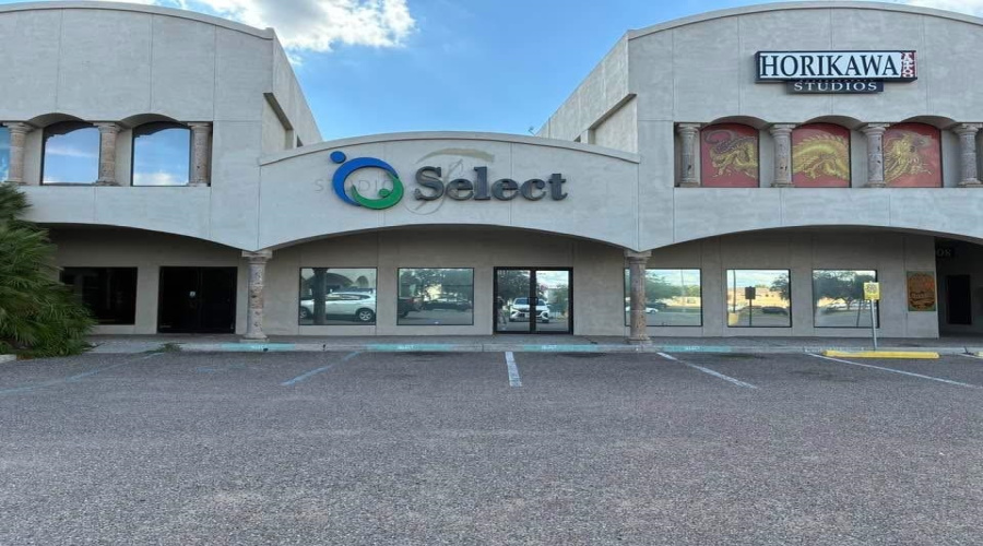 9802 McPherson Rd, LAREDO, Texas 78045, 1 Room Rooms,1 BathroomBathrooms,Commercial retail/office,For Rent,9802 McPherson Rd,20263633