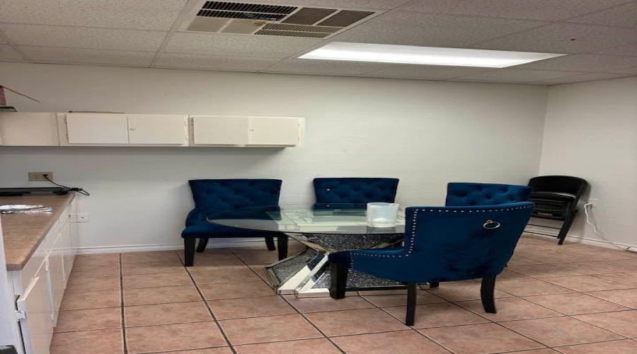 9802 McPherson Rd, LAREDO, Texas 78045, 1 Room Rooms,1 BathroomBathrooms,Commercial retail/office,For Rent,9802 McPherson Rd,20263633