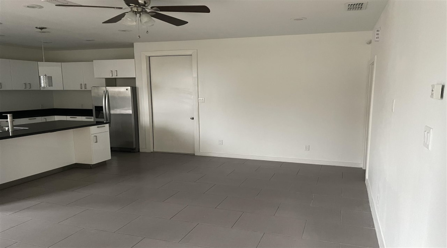 409 Shiloh Dr, LAREDO, Texas 78045, 2 Bedrooms Bedrooms, 4 Rooms Rooms,2 BathroomsBathrooms,Residential,For Rent,409 Shiloh Dr,20263628