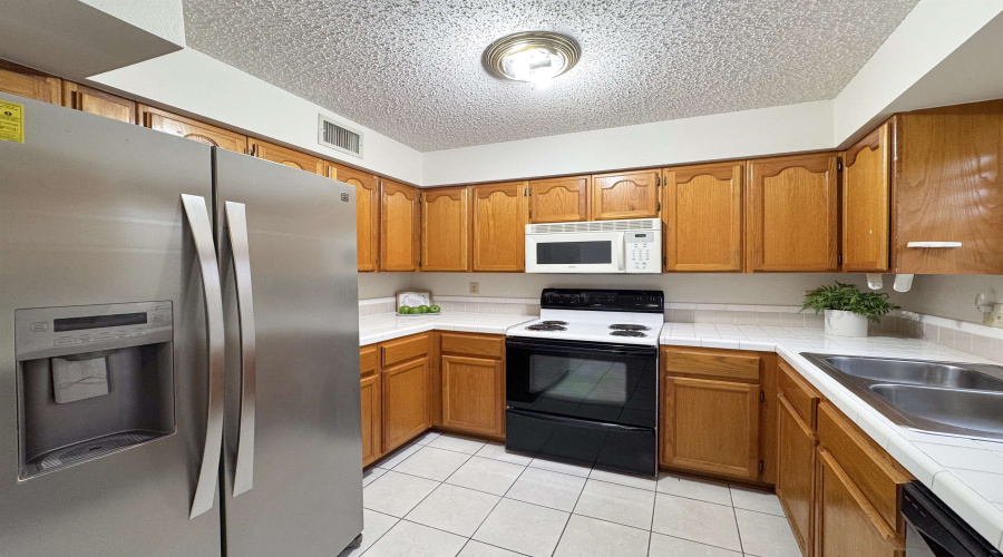8801 McPherson Rd, Laredo, Texas 78045, 4 Bedrooms Bedrooms, 7 Rooms Rooms,3 BathroomsBathrooms,Residential,For Sale,8801 McPherson Rd,20263629