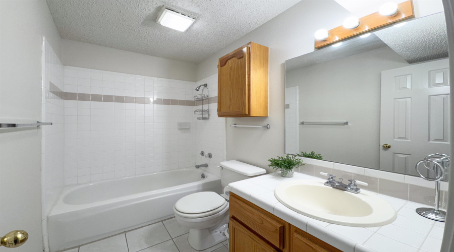 8801 McPherson Rd, Laredo, Texas 78045, 4 Bedrooms Bedrooms, 7 Rooms Rooms,3 BathroomsBathrooms,Residential,For Sale,8801 McPherson Rd,20263629