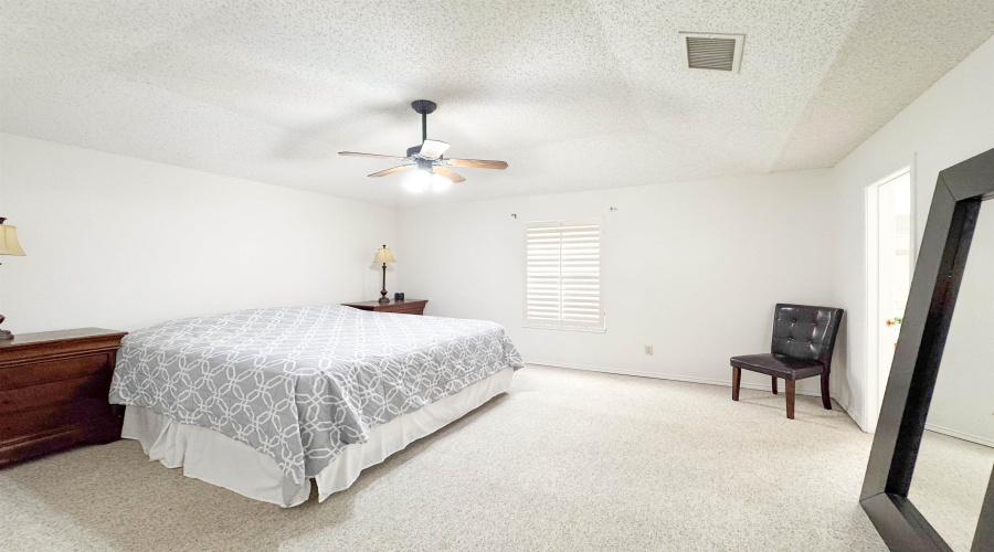 8801 McPherson Rd, Laredo, Texas 78045, 4 Bedrooms Bedrooms, 7 Rooms Rooms,3 BathroomsBathrooms,Residential,For Sale,8801 McPherson Rd,20263629