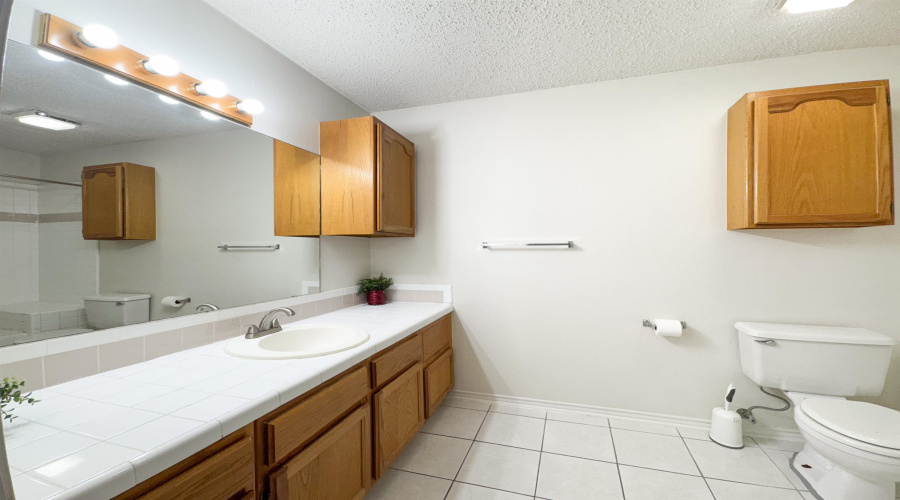 8801 McPherson Rd, Laredo, Texas 78045, 4 Bedrooms Bedrooms, 7 Rooms Rooms,3 BathroomsBathrooms,Residential,For Sale,8801 McPherson Rd,20263629