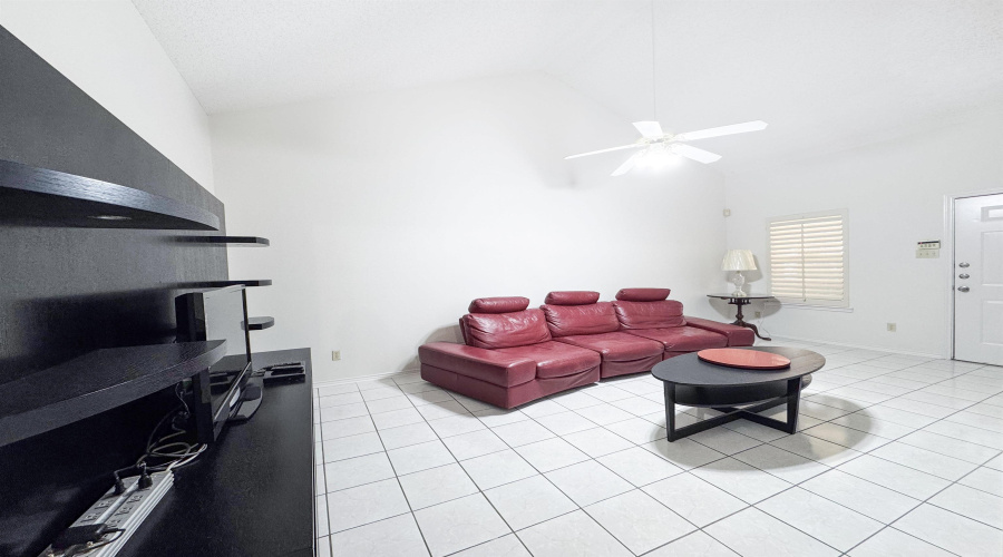 8801 McPherson Rd, Laredo, Texas 78045, 4 Bedrooms Bedrooms, 7 Rooms Rooms,3 BathroomsBathrooms,Residential,For Sale,8801 McPherson Rd,20263629