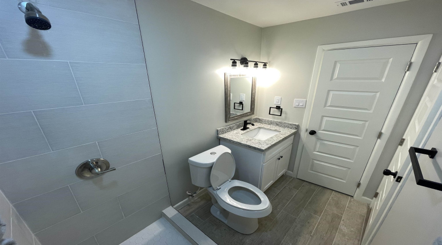 3005 E Price St, LAREDO, Texas 78043, 2 Bedrooms Bedrooms, 5 Rooms Rooms,1 BathroomBathrooms,Residential,For Rent,3005 E Price St,20263630