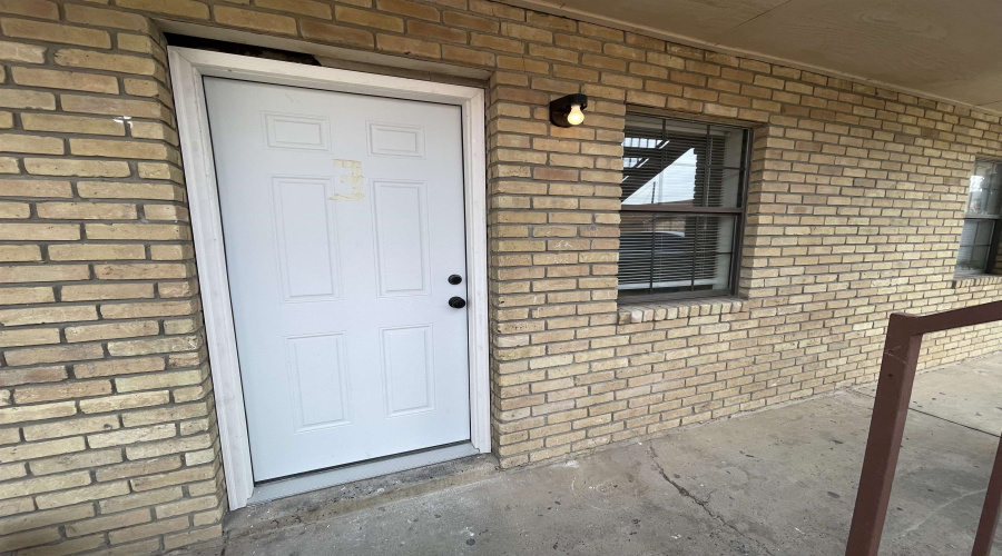 3005 E Price St, LAREDO, Texas 78043, 2 Bedrooms Bedrooms, 5 Rooms Rooms,1 BathroomBathrooms,Residential,For Rent,3005 E Price St,20263630
