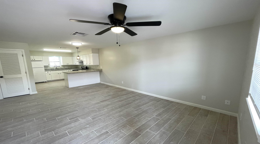 3005 E Price St, LAREDO, Texas 78043, 2 Bedrooms Bedrooms, 5 Rooms Rooms,1 BathroomBathrooms,Residential,For Rent,3005 E Price St,20263630