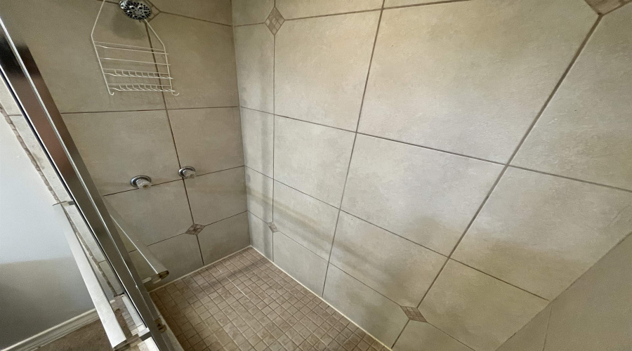 2202 OKane St, LAREDO, Texas 78043, 1 Bedroom Bedrooms, 2 Rooms Rooms,1 BathroomBathrooms,Residential,For Rent,2202 OKane St,20263632