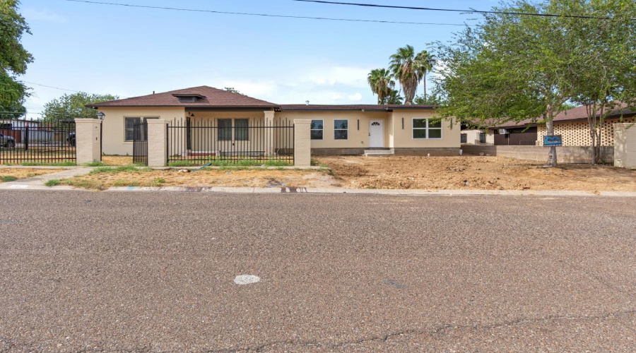 1702 OKane St, LAREDO, Texas 78043, ,Multi-family,For Sale,1702 OKane St,20263622