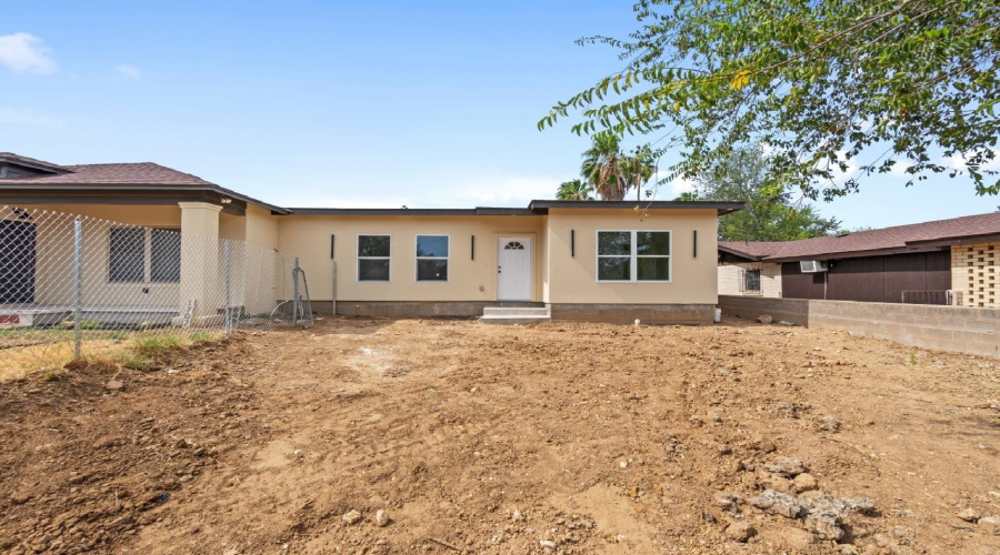 1702 OKane St, LAREDO, Texas 78043, ,Multi-family,For Sale,1702 OKane St,20263622
