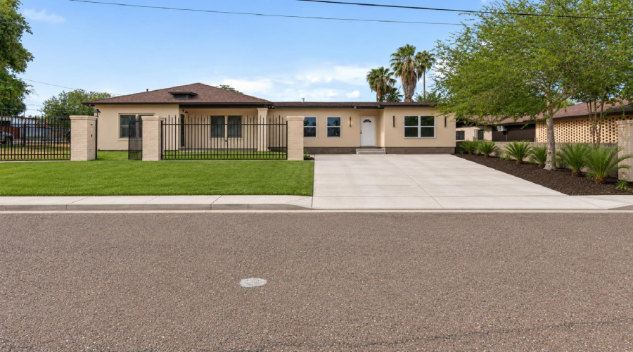 1702 OKane St, LAREDO, Texas 78043, ,Multi-family,For Sale,1702 OKane St,20263622