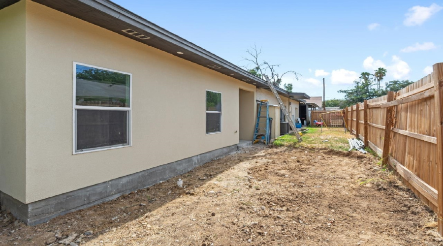 1702 OKane St, LAREDO, Texas 78043, ,Multi-family,For Sale,1702 OKane St,20263622