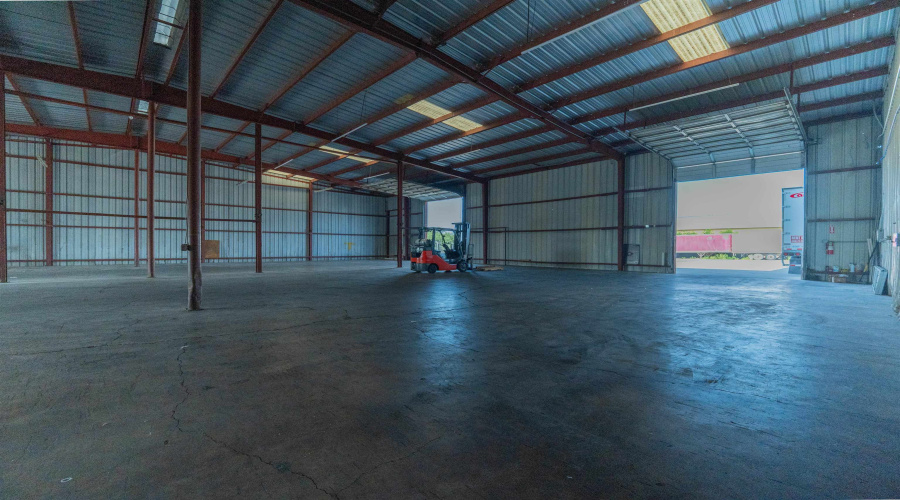 1217 Guatemozin St, Laredo, Texas 78043, 1 Bedroom Bedrooms, 21 Rooms Rooms,2 BathroomsBathrooms,Commercial/industrial,For Rent,1217 Guatemozin St,20263641