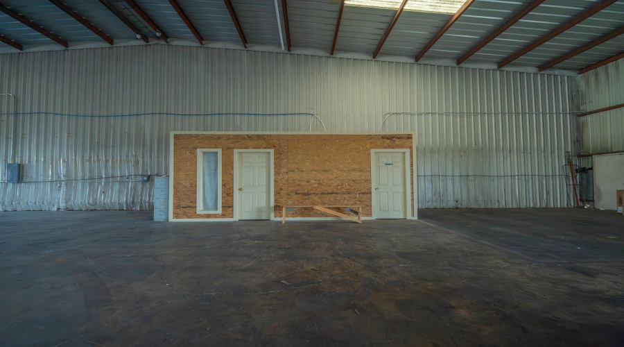 1217 Guatemozin St, Laredo, Texas 78043, 1 Bedroom Bedrooms, 21 Rooms Rooms,2 BathroomsBathrooms,Commercial/industrial,For Rent,1217 Guatemozin St,20263641