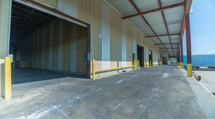 1217 Guatemozin St, Laredo, Texas 78043, 1 Bedroom Bedrooms, 21 Rooms Rooms,2 BathroomsBathrooms,Commercial/industrial,For Rent,1217 Guatemozin St,20263641