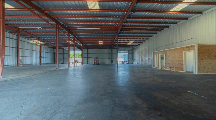 1217 Guatemozin St, Laredo, Texas 78043, 1 Bedroom Bedrooms, 21 Rooms Rooms,2 BathroomsBathrooms,Commercial/industrial,For Rent,1217 Guatemozin St,20263641