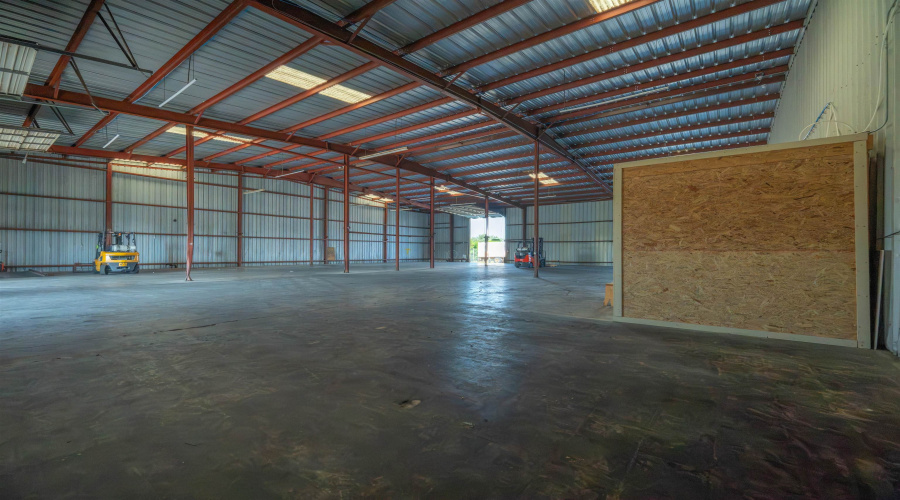 1217 Guatemozin St, Laredo, Texas 78043, 1 Bedroom Bedrooms, 21 Rooms Rooms,2 BathroomsBathrooms,Commercial/industrial,For Rent,1217 Guatemozin St,20263641