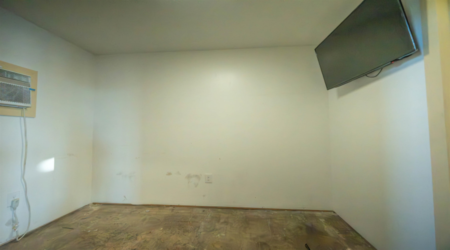 1217 Guatemozin St, Laredo, Texas 78043, 1 Bedroom Bedrooms, 21 Rooms Rooms,2 BathroomsBathrooms,Commercial/industrial,For Rent,1217 Guatemozin St,20263641