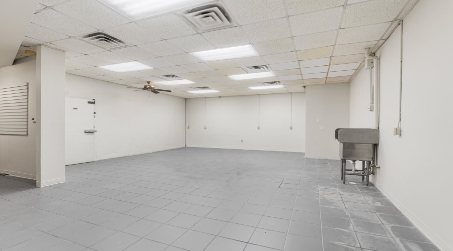 2803 Zacatecas St, Laredo, Texas 78046, 1 Room Rooms,2 BathroomsBathrooms,Commercial retail/office,For Sale,2803 Zacatecas St,20263642