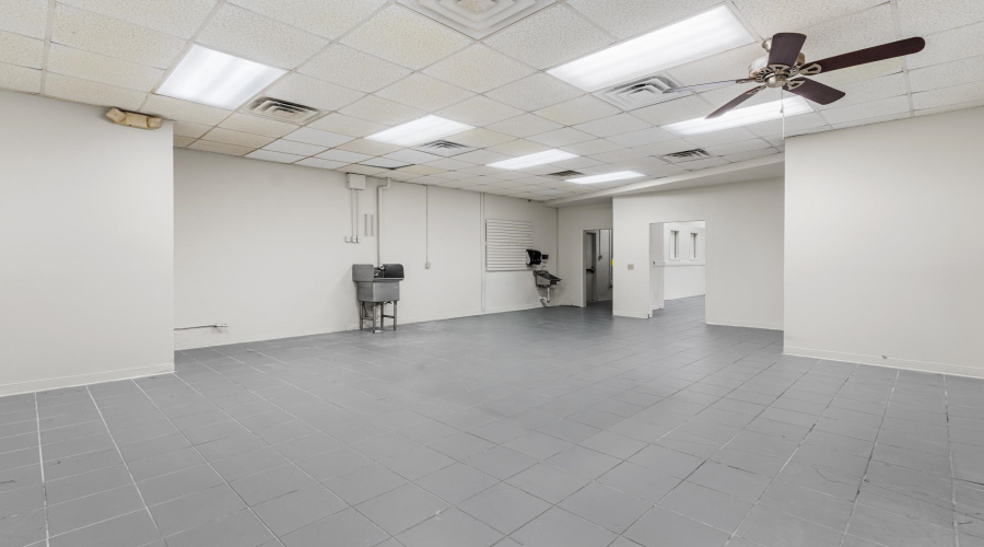 2803 Zacatecas St, Laredo, Texas 78046, 1 Room Rooms,2 BathroomsBathrooms,Commercial retail/office,For Sale,2803 Zacatecas St,20263642