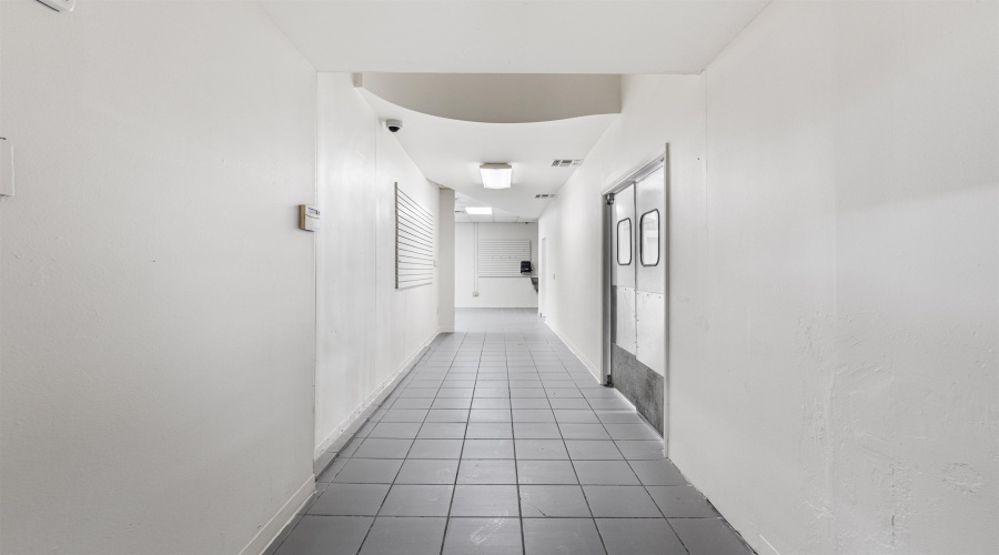 2803 Zacatecas St, Laredo, Texas 78046, 1 Room Rooms,2 BathroomsBathrooms,Commercial retail/office,For Sale,2803 Zacatecas St,20263642