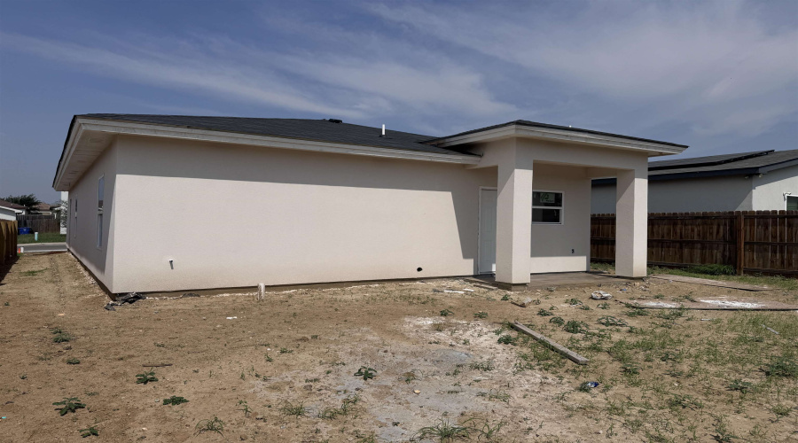 5709 St. Joan of Arc Lp., Laredo, Texas 78046, 3 Bedrooms Bedrooms, 3 Rooms Rooms,2 BathroomsBathrooms,Residential,For Sale,5709 St. Joan of Arc Lp.,20262191