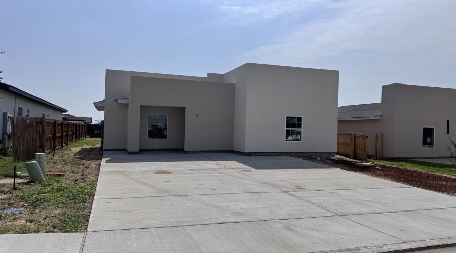 5709 St. Joan of Arc Lp., Laredo, Texas 78046, 3 Bedrooms Bedrooms, 3 Rooms Rooms,2 BathroomsBathrooms,Residential,For Sale,5709 St. Joan of Arc Lp.,20262191