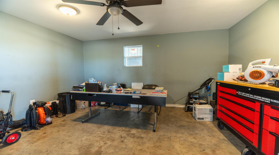 1001 Guatemozin St, Laredo, Texas 78043, 1 Bedroom Bedrooms, 11 Rooms Rooms,2 BathroomsBathrooms,Commercial/industrial,For Rent,1001 Guatemozin St,20263643