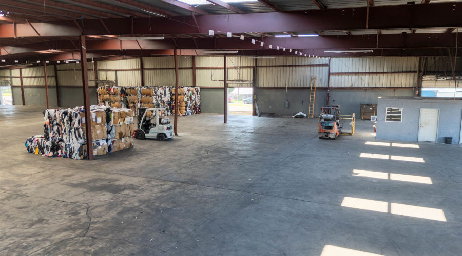 1001 Guatemozin St, Laredo, Texas 78043, 1 Bedroom Bedrooms, 11 Rooms Rooms,2 BathroomsBathrooms,Commercial/industrial,For Rent,1001 Guatemozin St,20263643