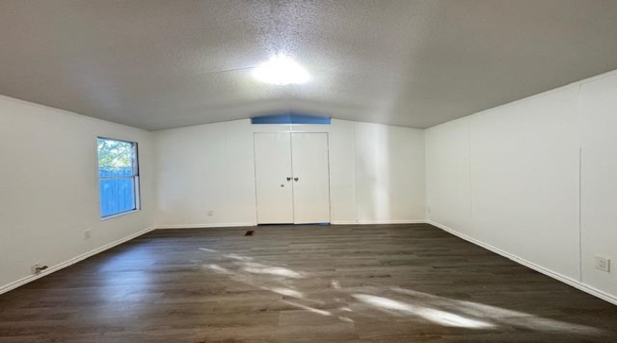 3509 Paradise Dr, Laredo, Texas 78046, 4 Bedrooms Bedrooms, 6 Rooms Rooms,2 BathroomsBathrooms,Residential,For Sale,3509 Paradise Dr,20263635