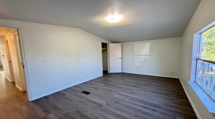 3509 Paradise Dr, Laredo, Texas 78046, 4 Bedrooms Bedrooms, 6 Rooms Rooms,2 BathroomsBathrooms,Residential,For Sale,3509 Paradise Dr,20263635