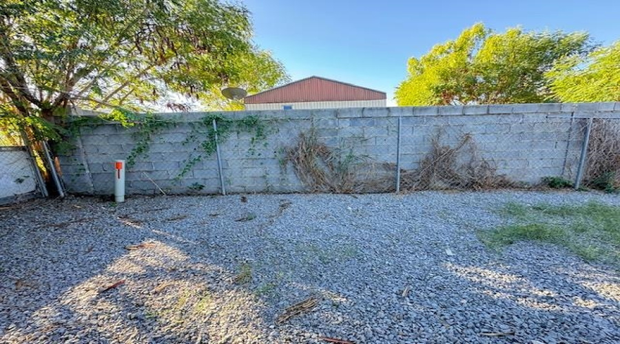 3509 Paradise Dr, Laredo, Texas 78046, 4 Bedrooms Bedrooms, 6 Rooms Rooms,2 BathroomsBathrooms,Residential,For Sale,3509 Paradise Dr,20263635