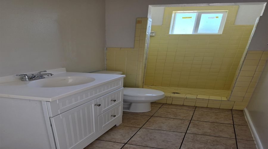 820 Stewart St, Laredo, Texas 78040, 4 Bedrooms Bedrooms, 6 Rooms Rooms,2 BathroomsBathrooms,Residential,For Sale,820 Stewart St,20263636