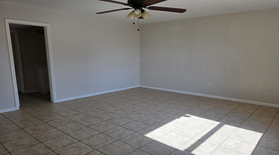 820 Stewart St, Laredo, Texas 78040, 4 Bedrooms Bedrooms, 6 Rooms Rooms,2 BathroomsBathrooms,Residential,For Sale,820 Stewart St,20263636