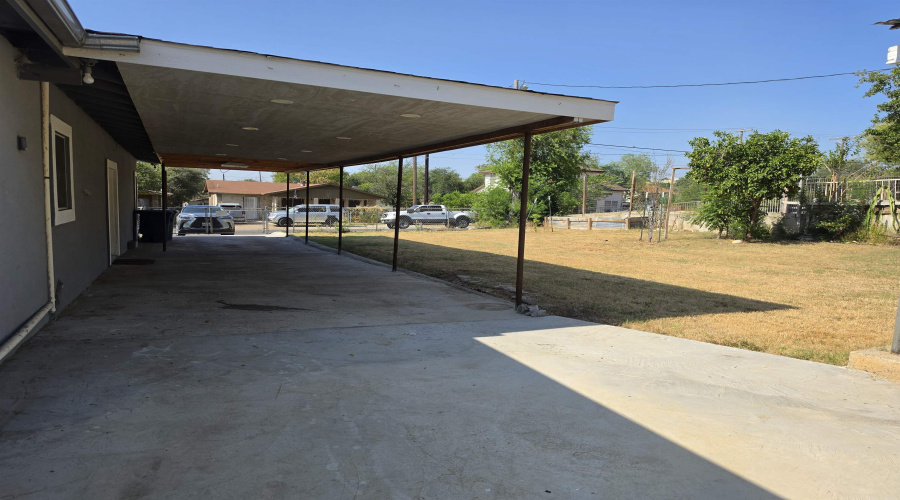 820 Stewart St, Laredo, Texas 78040, 4 Bedrooms Bedrooms, 6 Rooms Rooms,2 BathroomsBathrooms,Residential,For Sale,820 Stewart St,20263636