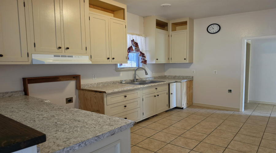 820 Stewart St, Laredo, Texas 78040, 4 Bedrooms Bedrooms, 6 Rooms Rooms,2 BathroomsBathrooms,Residential,For Sale,820 Stewart St,20263636