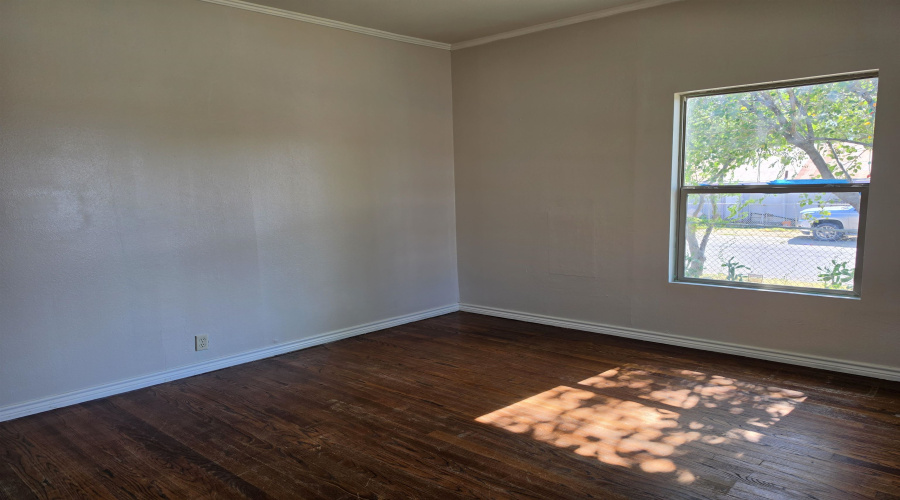820 Stewart St, Laredo, Texas 78040, 4 Bedrooms Bedrooms, 6 Rooms Rooms,2 BathroomsBathrooms,Residential,For Sale,820 Stewart St,20263636