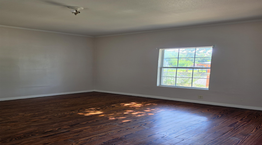 820 Stewart St, Laredo, Texas 78040, 4 Bedrooms Bedrooms, 6 Rooms Rooms,2 BathroomsBathrooms,Residential,For Sale,820 Stewart St,20263636