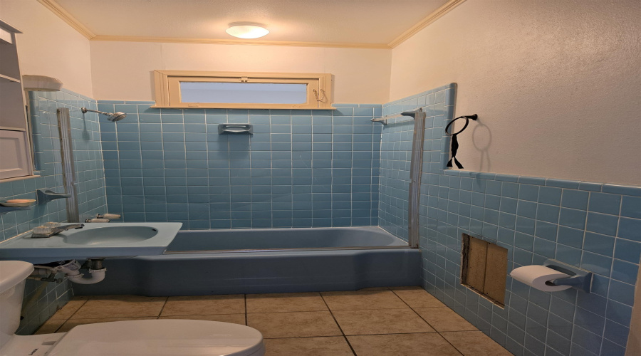 820 Stewart St, Laredo, Texas 78040, 4 Bedrooms Bedrooms, 6 Rooms Rooms,2 BathroomsBathrooms,Residential,For Sale,820 Stewart St,20263636