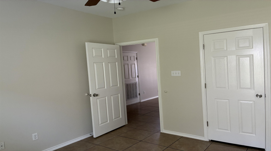 5402 Marcella Ave, LAREDO, Texas 78041, 2 Bedrooms Bedrooms, 4 Rooms Rooms,1 BathroomBathrooms,Residential,For Rent,5402 Marcella Ave,20263637