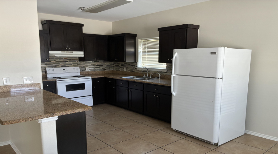 5402 Marcella Ave, LAREDO, Texas 78041, 2 Bedrooms Bedrooms, 4 Rooms Rooms,1 BathroomBathrooms,Residential,For Rent,5402 Marcella Ave,20263637