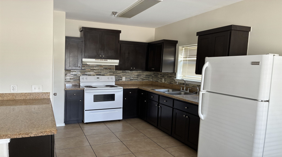 5402 Marcella Ave, LAREDO, Texas 78041, 2 Bedrooms Bedrooms, 4 Rooms Rooms,1 BathroomBathrooms,Residential,For Rent,5402 Marcella Ave,20263637
