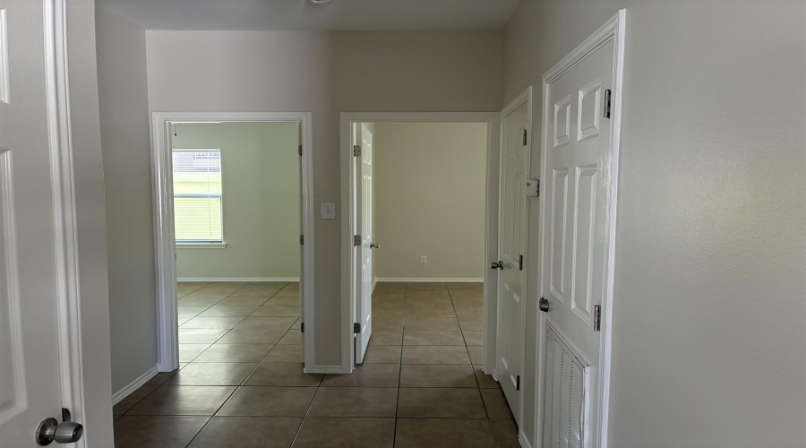 5402 Marcella Ave, LAREDO, Texas 78041, 2 Bedrooms Bedrooms, 4 Rooms Rooms,1 BathroomBathrooms,Residential,For Rent,5402 Marcella Ave,20263637