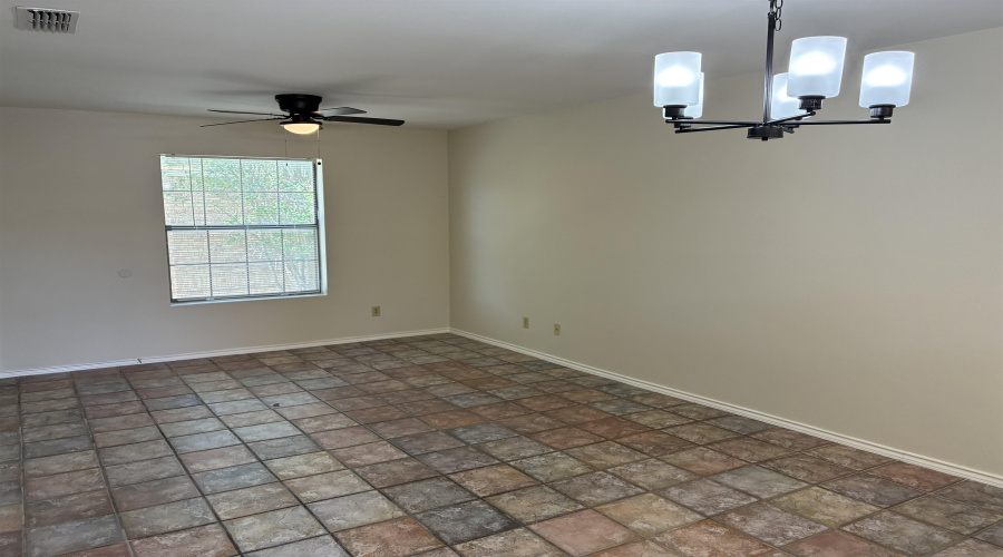 511 Shiloh Dr, LAREDO, Texas 78045, 1 Bedroom Bedrooms, 4 Rooms Rooms,1 BathroomBathrooms,Residential,For Rent,511 Shiloh Dr,20263638