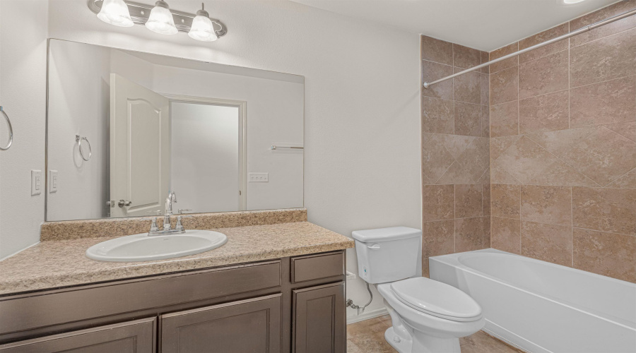 1601 Ann Harbor St, Laredo, Texas 78045, 4 Bedrooms Bedrooms, 7 Rooms Rooms,2 BathroomsBathrooms,Residential,For Sale,1601 Ann Harbor St,20263639
