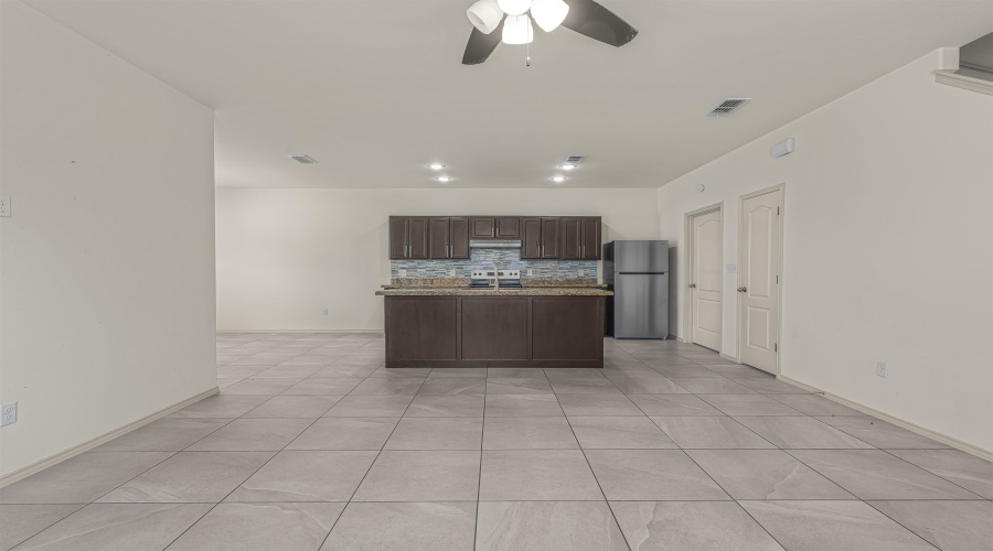 1601 Ann Harbor St, Laredo, Texas 78045, 4 Bedrooms Bedrooms, 7 Rooms Rooms,2 BathroomsBathrooms,Residential,For Sale,1601 Ann Harbor St,20263639