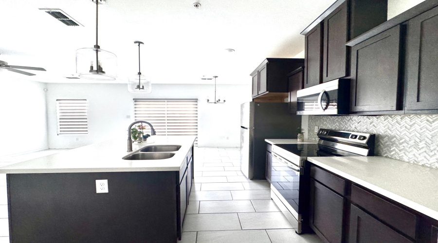 9915 Borna, LAREDO, Texas 78045, 3 Bedrooms Bedrooms, 6 Rooms Rooms,2 BathroomsBathrooms,Residential,For Rent,9915 Borna,20263640