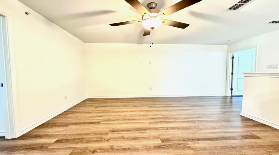 9915 Borna, LAREDO, Texas 78045, 3 Bedrooms Bedrooms, 6 Rooms Rooms,2 BathroomsBathrooms,Residential,For Rent,9915 Borna,20263640