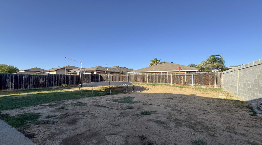 1525 Cozumel Dr, Laredo, Texas 78046, 3 Bedrooms Bedrooms, 6 Rooms Rooms,2 BathroomsBathrooms,Residential,For Rent,1525 Cozumel Dr,20263644