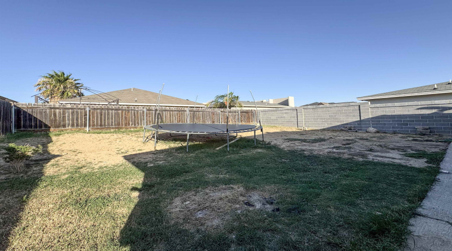 1525 Cozumel Dr, Laredo, Texas 78046, 3 Bedrooms Bedrooms, 6 Rooms Rooms,2 BathroomsBathrooms,Residential,For Rent,1525 Cozumel Dr,20263644